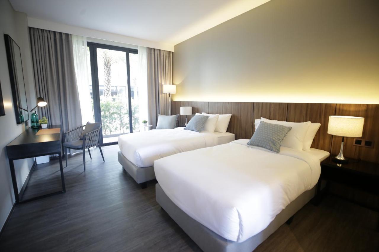 The Maximilian Hotel Cauayan Extérieur photo