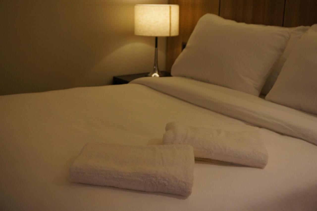 The Maximilian Hotel Cauayan Extérieur photo